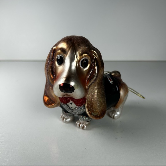 Basset Hound Dog in a suit Blown Glass W/ glitter Christmas Ornament - Picture 2 of 10